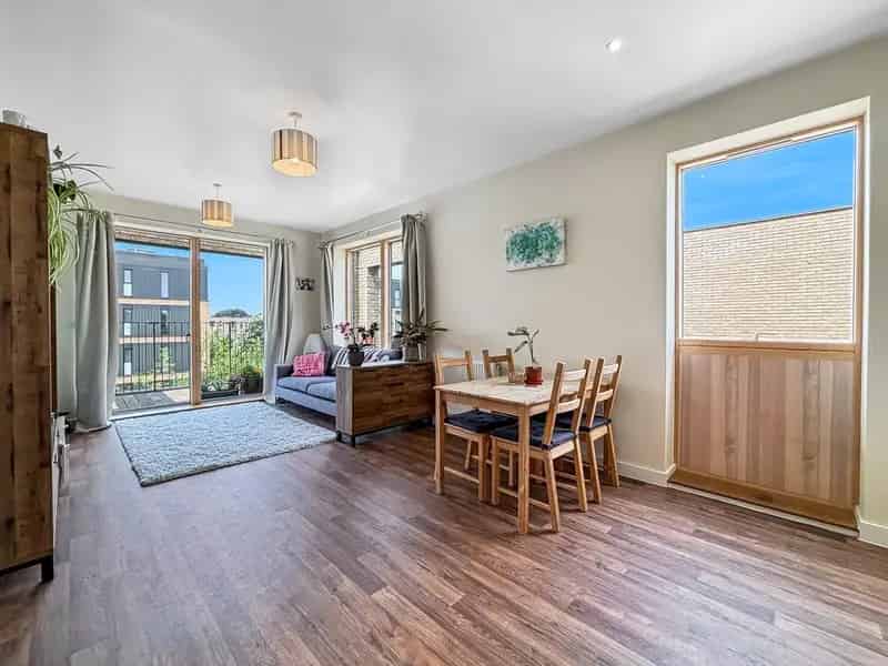 2 Bedroom Flat for Sale near Addenbrooke's Hospital Cambridge