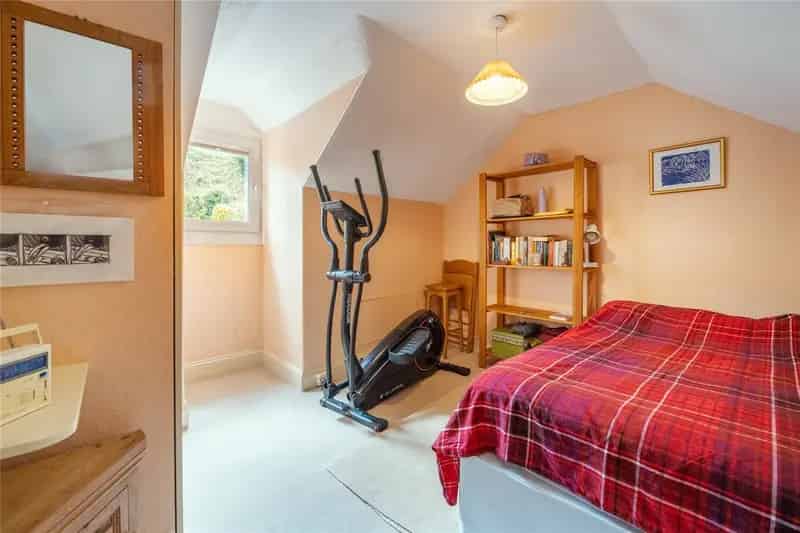 3 Bedroom House in Dartmouth Victoria Road No Chain