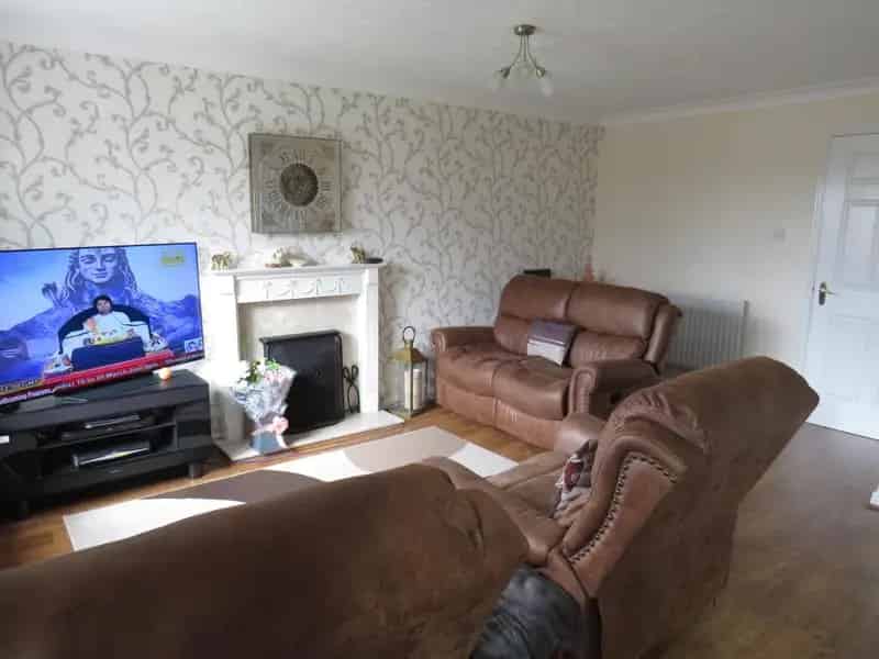 3 Bedroom Detached House Sutton Coldfield Available July