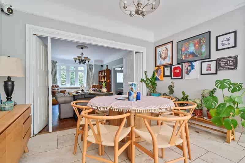 6 Bedroom Detached House for Sale in Southborough