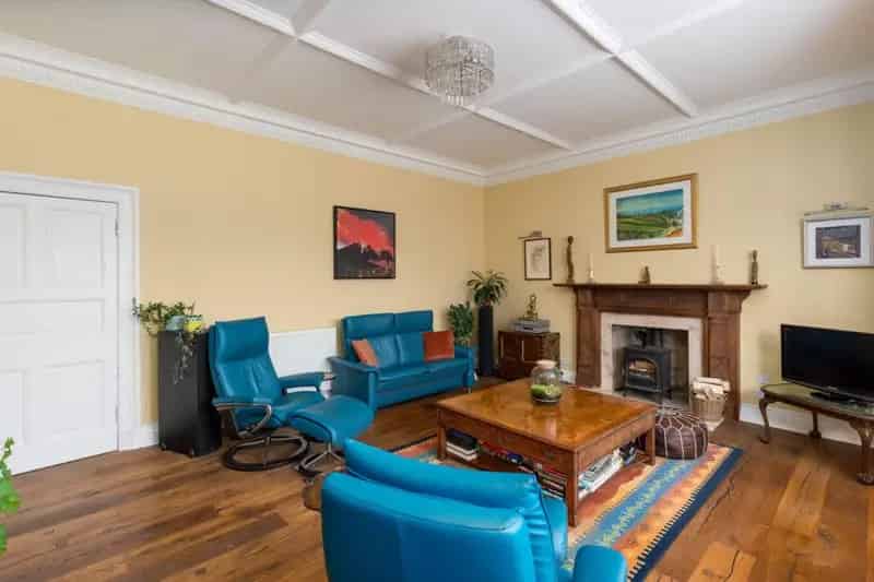 3 Bedroom Flat for Sale in Morningside