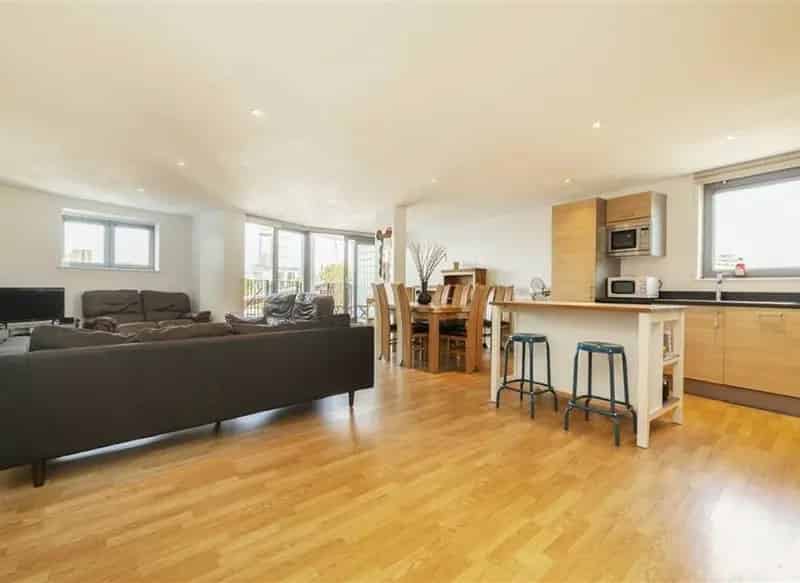 2 Bed 2 Bath Apartment near Borough Market London Bridge