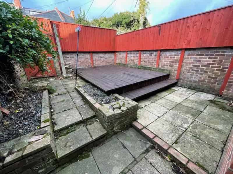2 Bedroom House Springbourne Near Train Station