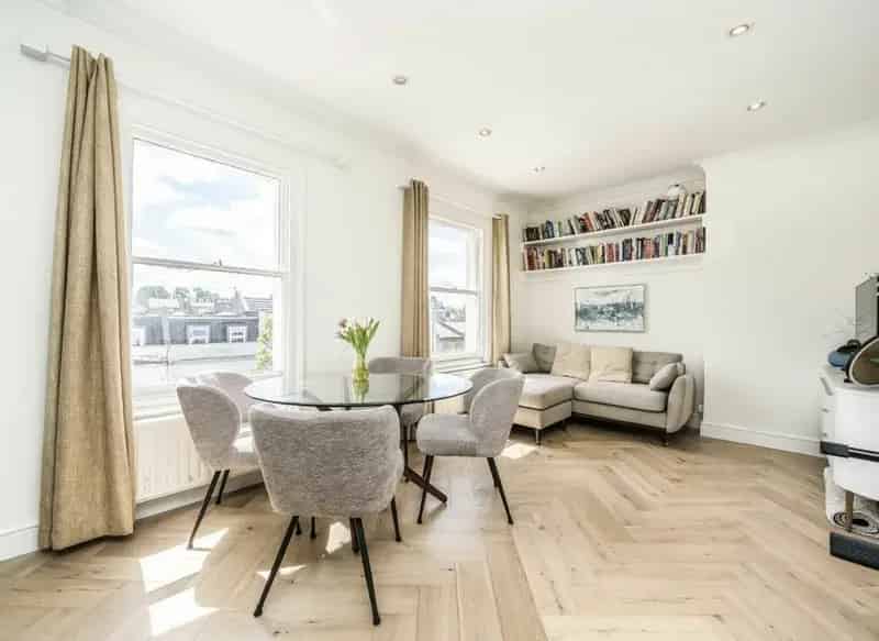Spacious 2 3 Bed Apartment Clapham Junction 1028 Sq Ft Share of Freehold