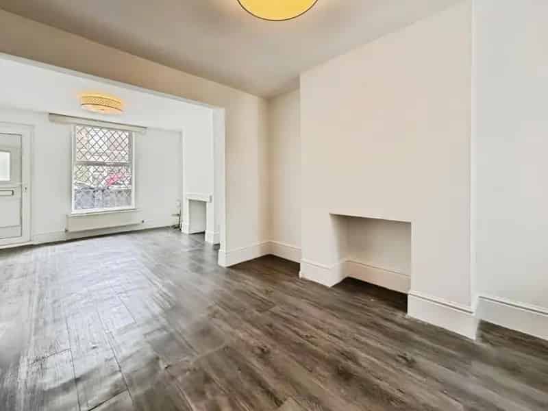 3 Bed End Terrace House for Sale - No Onward Chain
