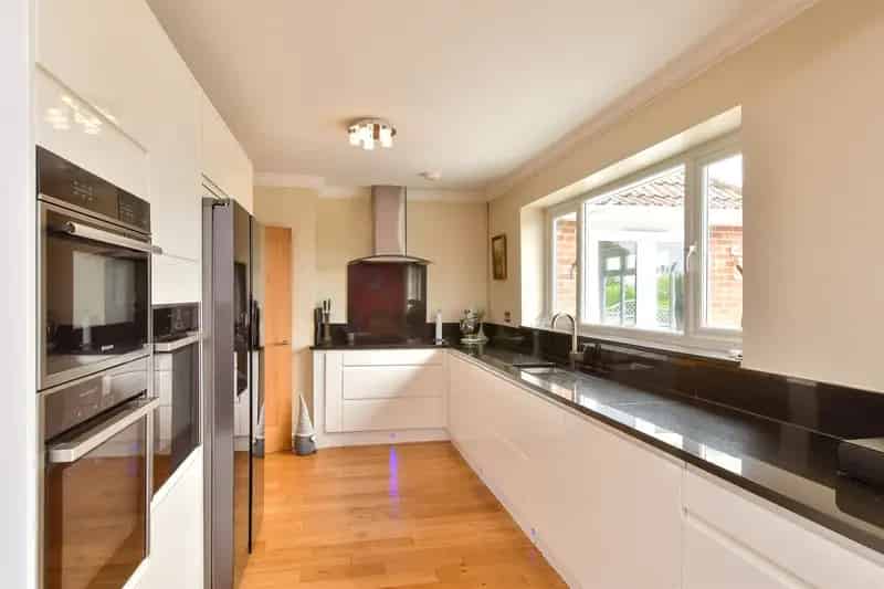 5 bedroom chalet for sale