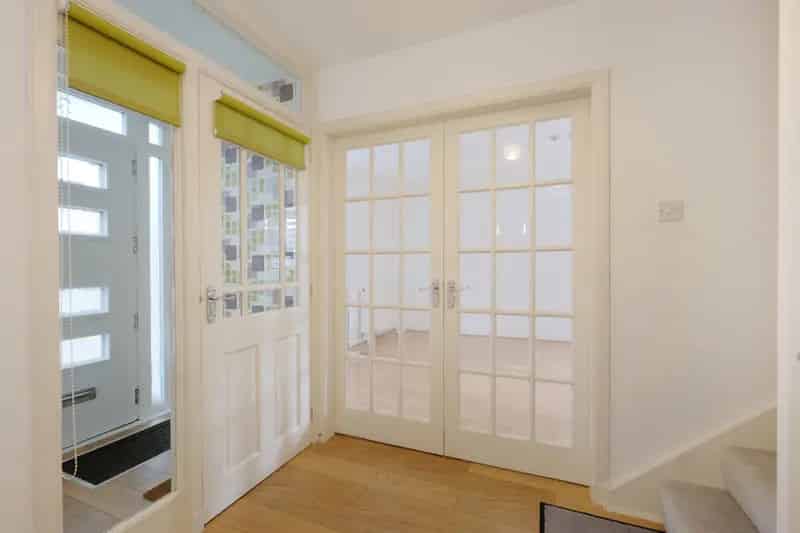 3 Bed End Terraced House Modernized High Standard
