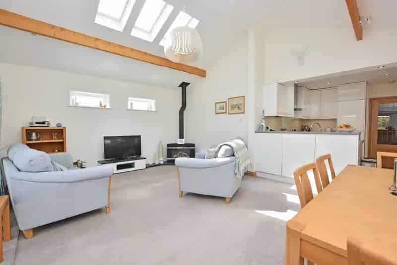 Stunning 2 Bed Detached Bungalow Cookridge