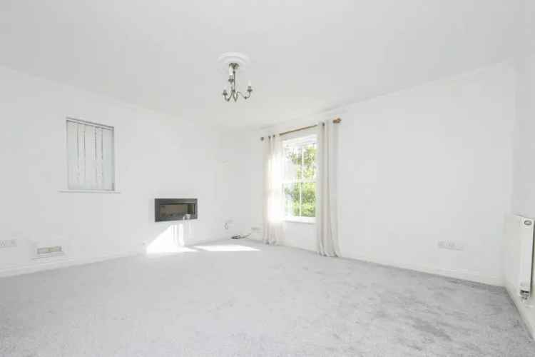 3 Bed Detached House in Woodbridge Golf Course Development