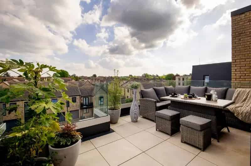 4 bedroom terraced house for sale