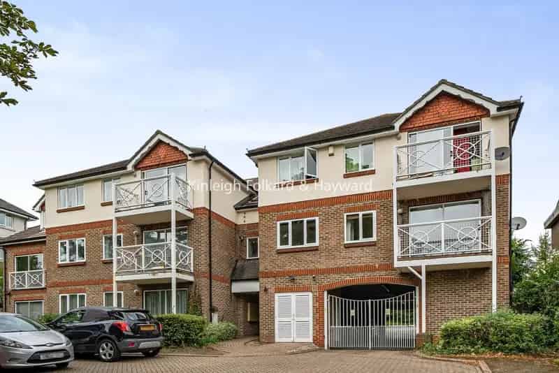 Flat For Sale , London, England