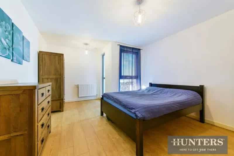 1 Bed Apartment for Sale Great West Quarter Brentford