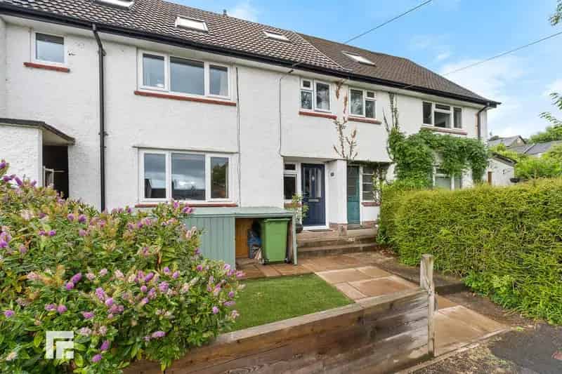 4 Bedroom Teraced House for Sale in Gwaelod y Garth