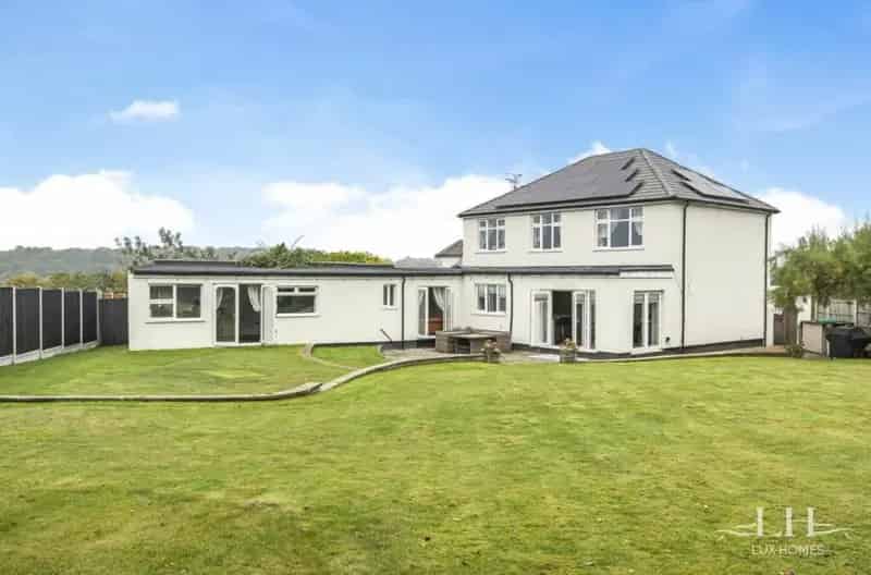 4 Bedroom Detached House for Sale Near Brentwood