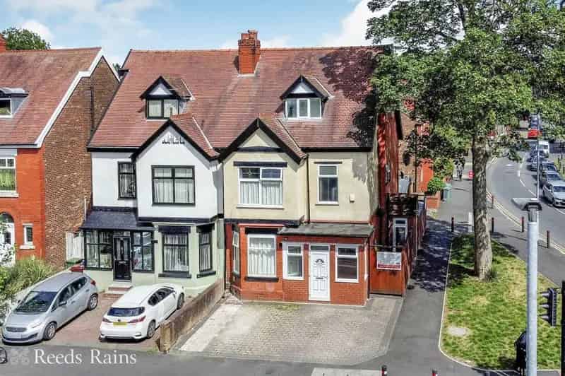 5 Bedroom Semi Detached House Manchester