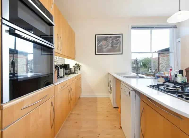 Four Five Bedroom Period Maisonette Near Highgate Tube