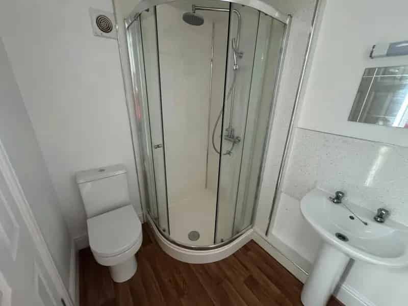 Two Bedroom Two Shower Room Cliftonville Avenue
