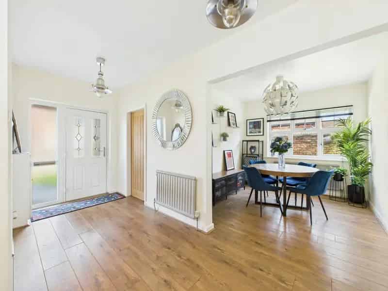3 Bedroom Detached Dormer Bungalow Freehold Moss Bank
