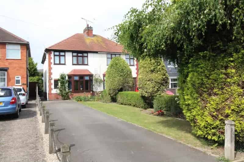 3 Bedroom Semi Detached House for Sale Bulkington Warwickshire