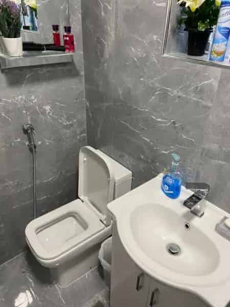 4 Bedroom House New Bathroom New Wood Floors