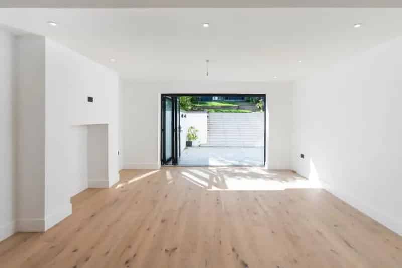 4 Bedroom Apartment for Sale Near Preston Park