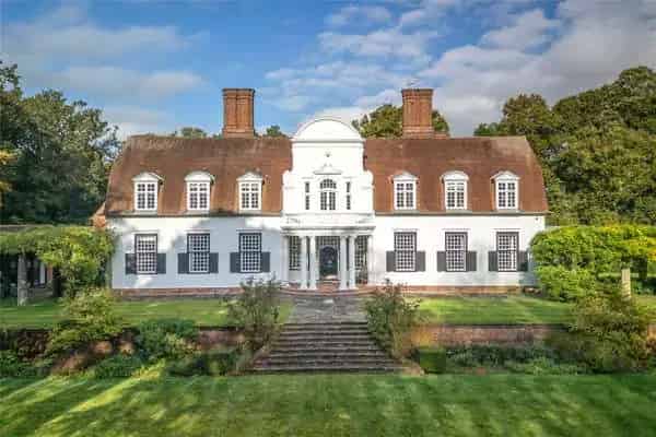 Grade II Listed Country House with 14.5 Acres