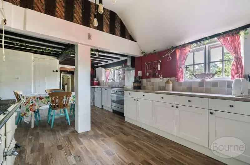 6 Bedroom Family Home For Sale