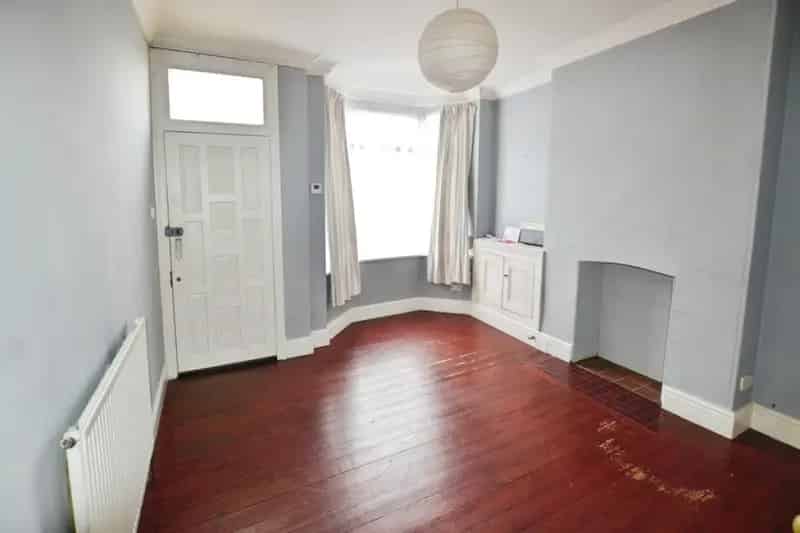 2 Bedroom House For Sale Leicester