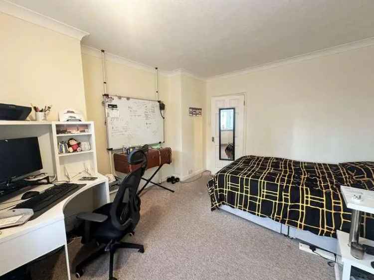 3 bed flat for sale