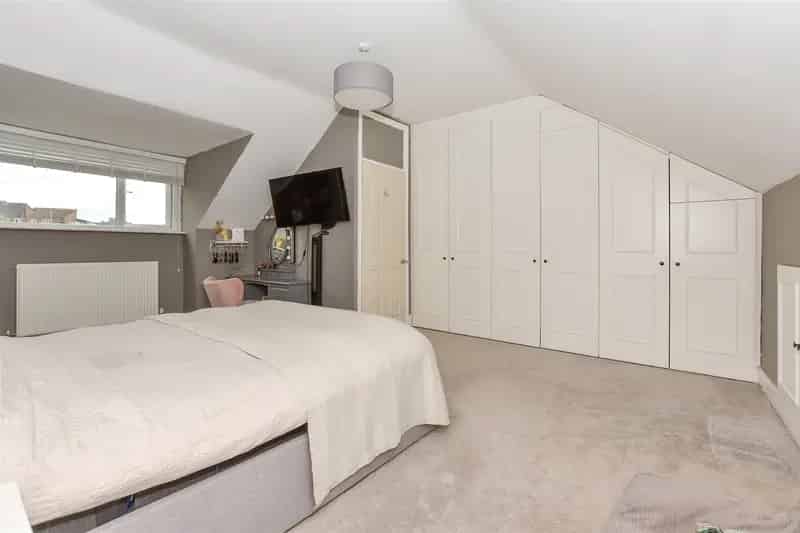 4 Bedroom Terraced House Near Dover Priory Station