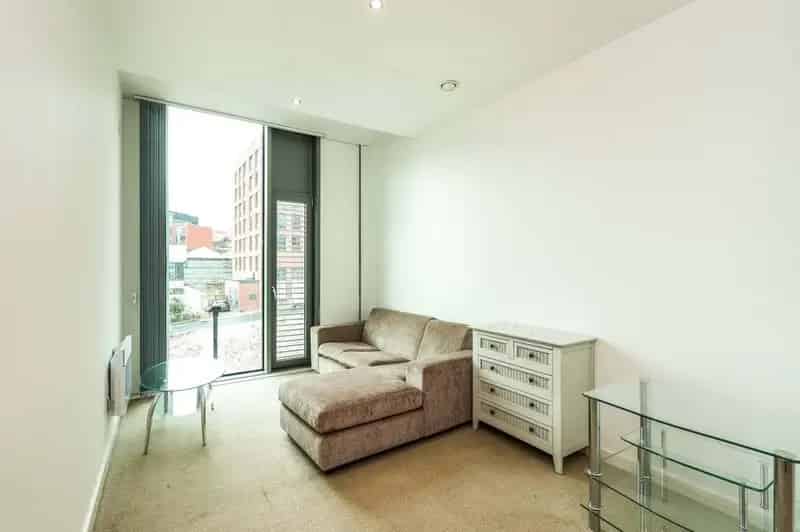 2 Bedroom Flat for Sale Sheffield S1 Velocity Village Ensuite Baths