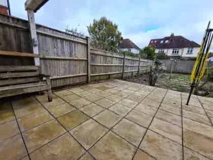 4-Room House 55m² Southampton - Driveway Parking Garage