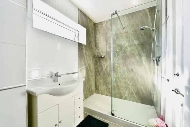 2 Bedroom Flat for Sale Sheffield S17 Incredible Views Garage