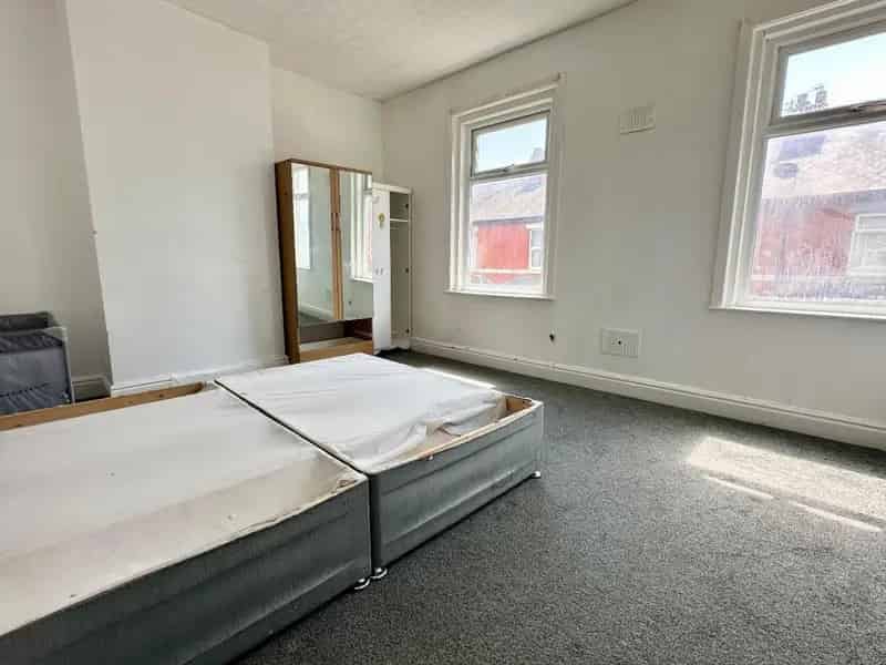 2 Bedroom Mid Terraced House For Sale No Onward Chain