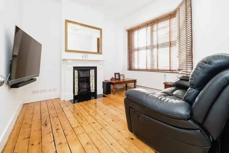Two Bedroom Period Terrace House East Ham E6