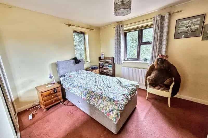 2 Bed End Terrace House For Sale No Forward Chain