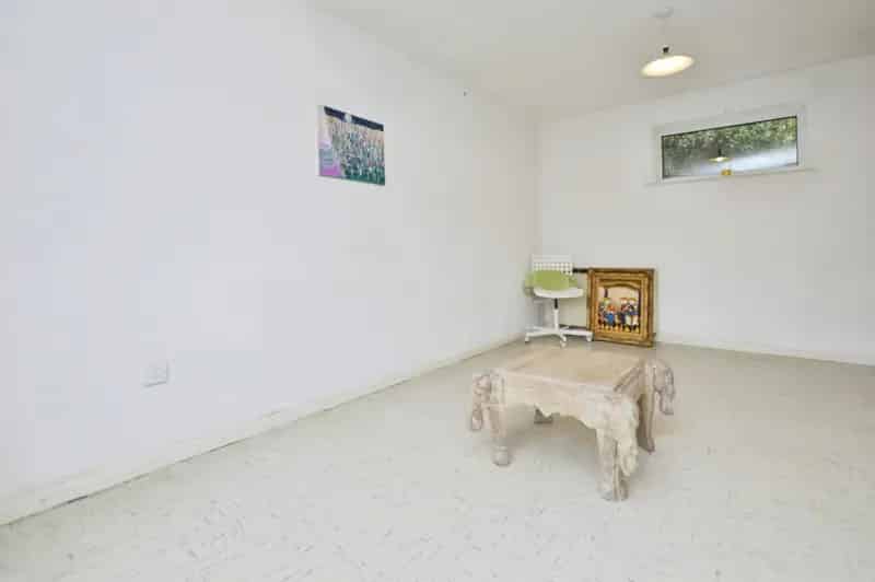 2 bedroom Flat
 For Sale 
Total Size: 668 SQ FT