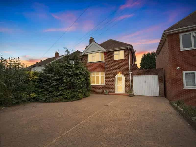 3 Bedroom Detached House for Sale Great Barr