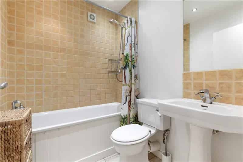 2 Bedroom Flat Kennington Oval Terrace Ensuite Parking