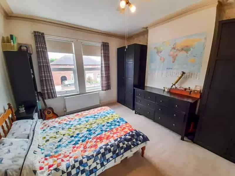 5 Bed Semi Detached House for Sale
