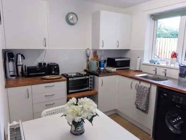 Bungalow For Rent in East Suffolk, England