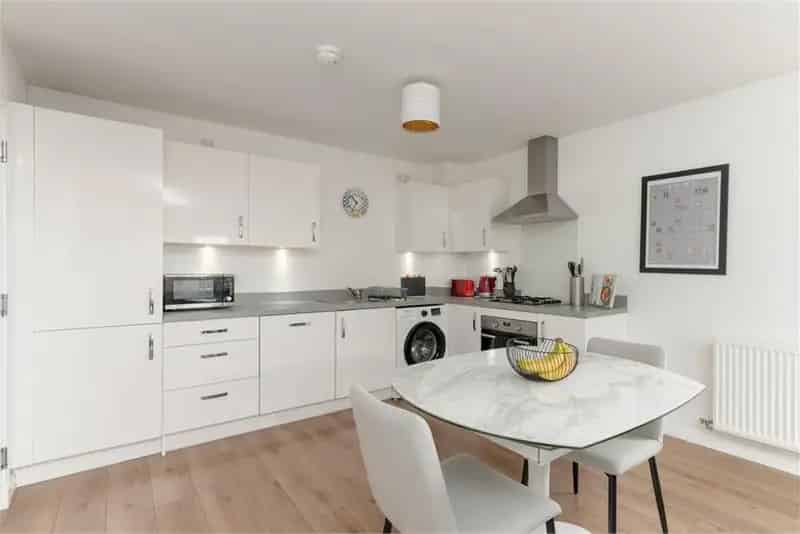 2 Bed Flat Portobello Sea Views Residents Parking