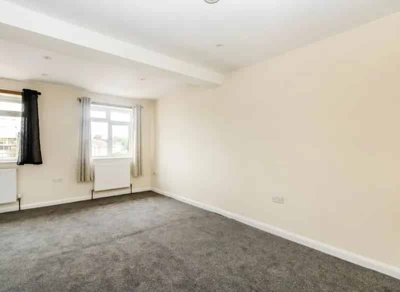 Flat For Sale , Tolworth Rise South, London, England