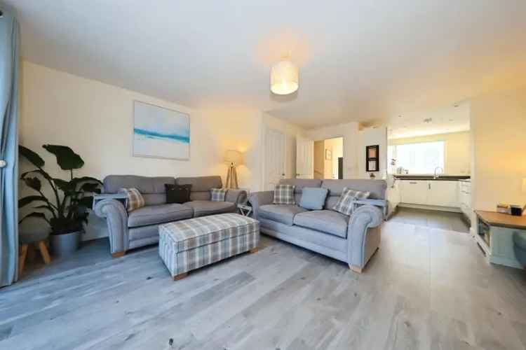Three Bedroom Semi-Detached House Kidderminster