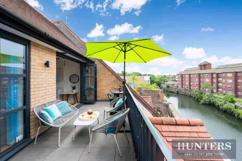 1 bedroom Flat
 For Sale 
Total Size: 317 SQ FT