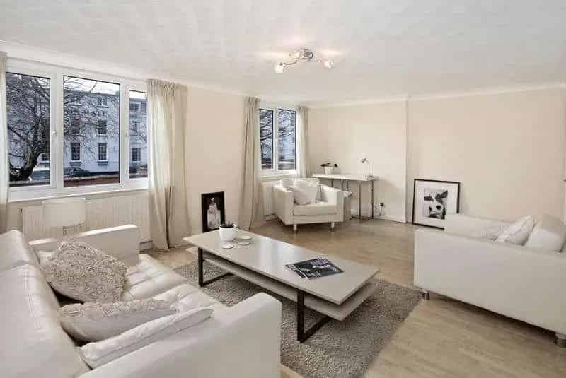 3 Bed Flat for Sale - Spacious Apartment Near Town Centre and Beach