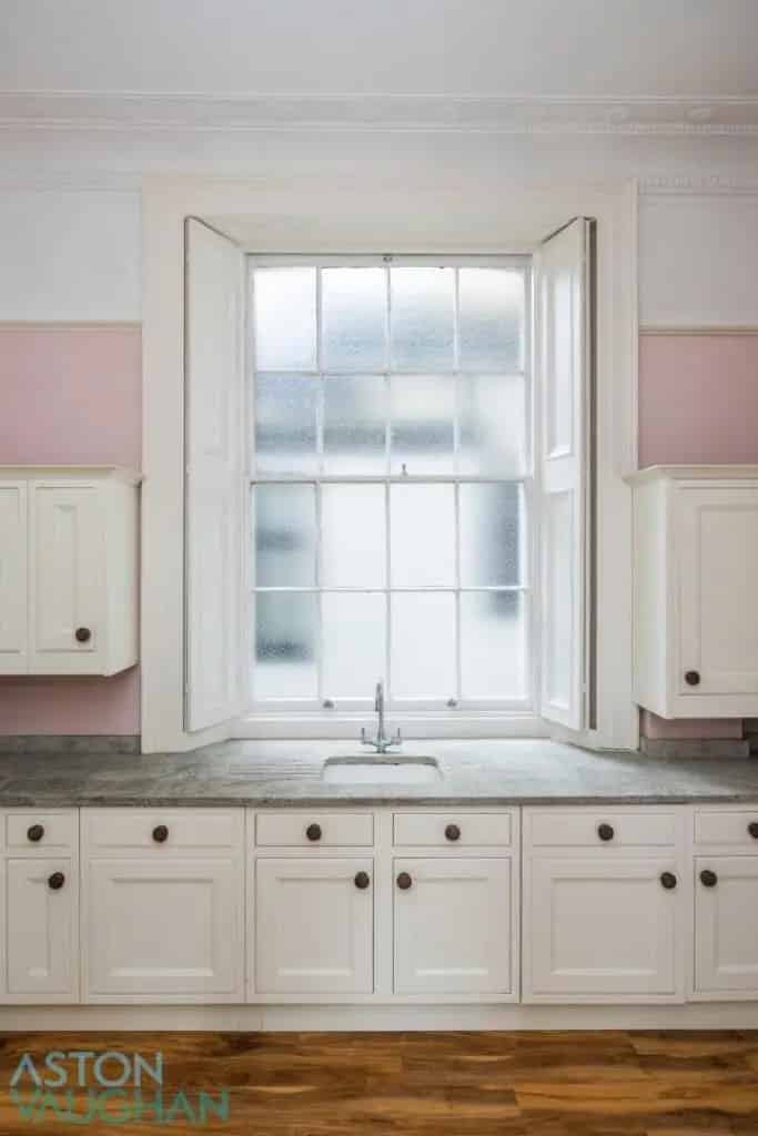 2 Bedroom Regency Seafront Apartment Kemptown Brighton