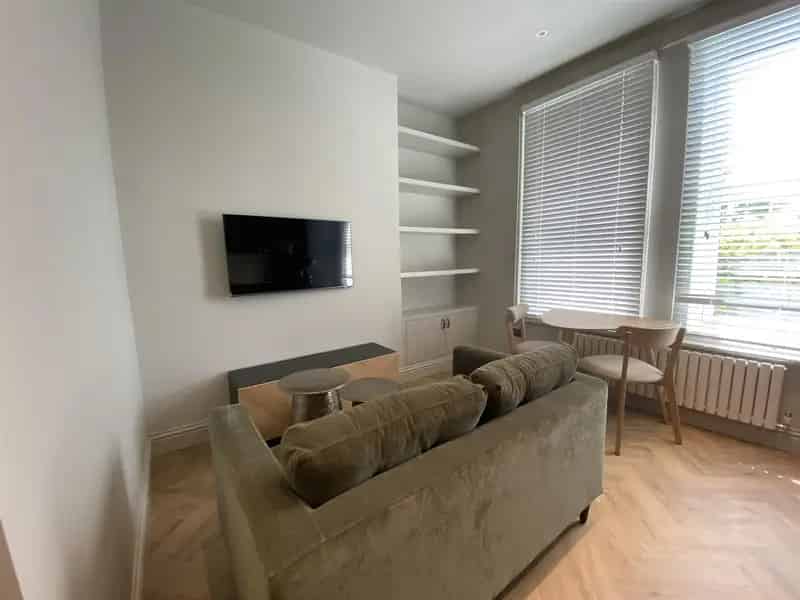 2 Bedroom Apartment Finchley Lane - Newly Refurbished