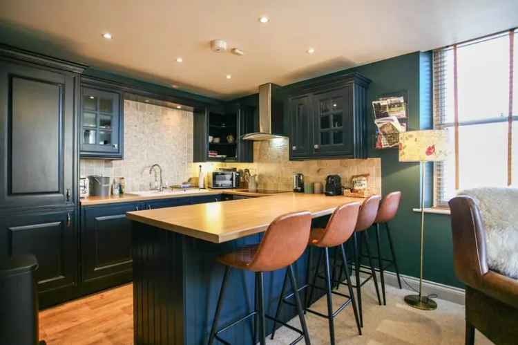 1 Bedroom Flat for Sale Moreton in Marsh North Cotswolds