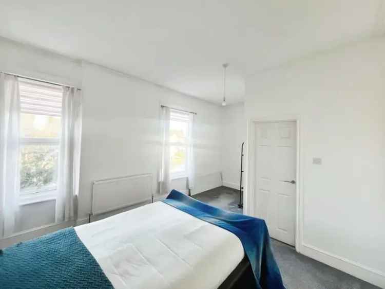 4 Bedroom Semi Detached House to Rent Southport
